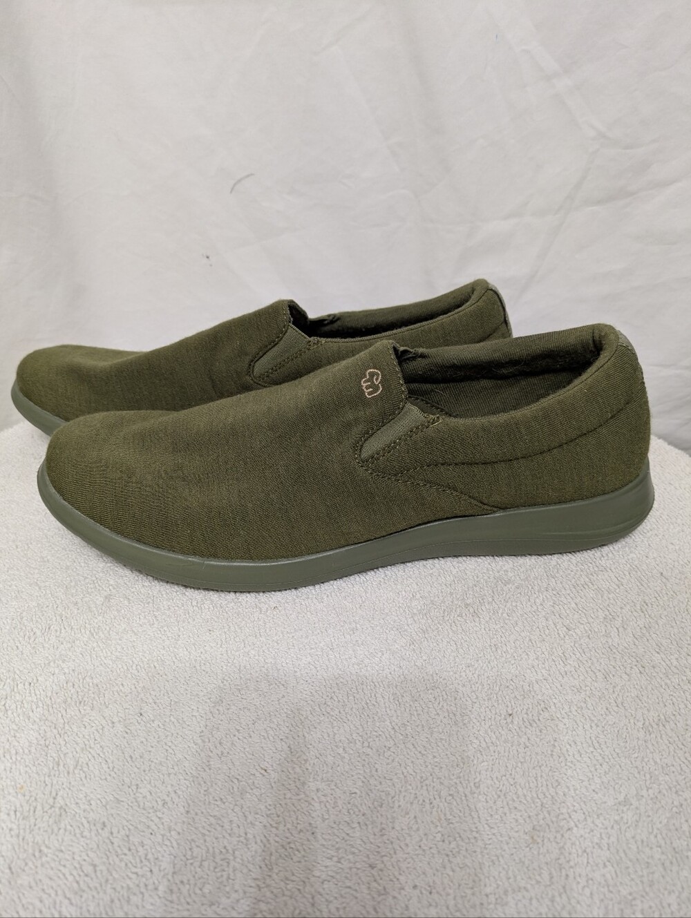 Merinos Women's Size 11 Australian Merino Wool Olive Green Slip On Shoes